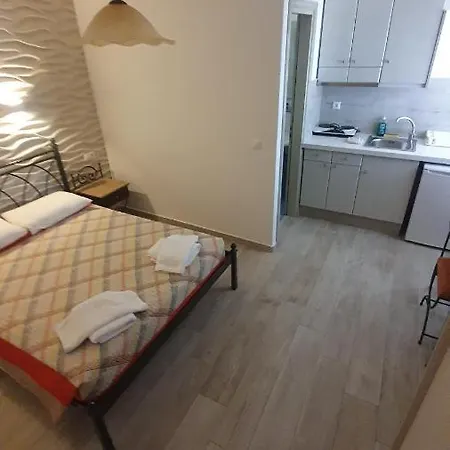 ゲルマノス スタジオ アパート *