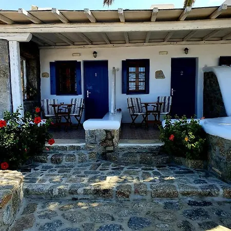 ゲルマノス スタジオ アパート *