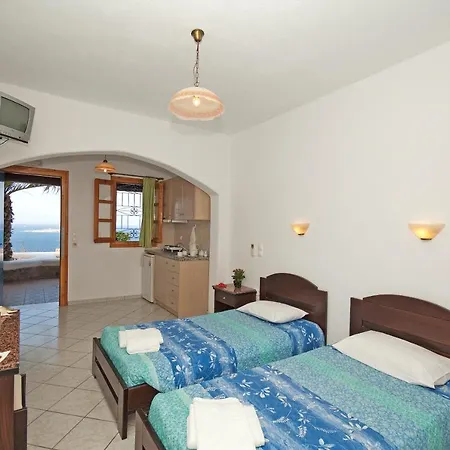 ゲルマノス スタジオ アパート *